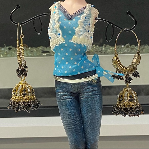 Vintage gold tone rhinestone and bead tassels dangle statement earrings. Used. - Picture 8 of 11